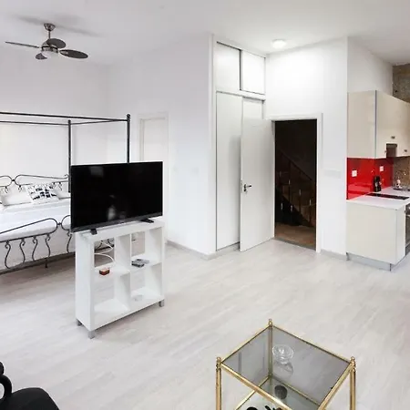 Vintage Apartment